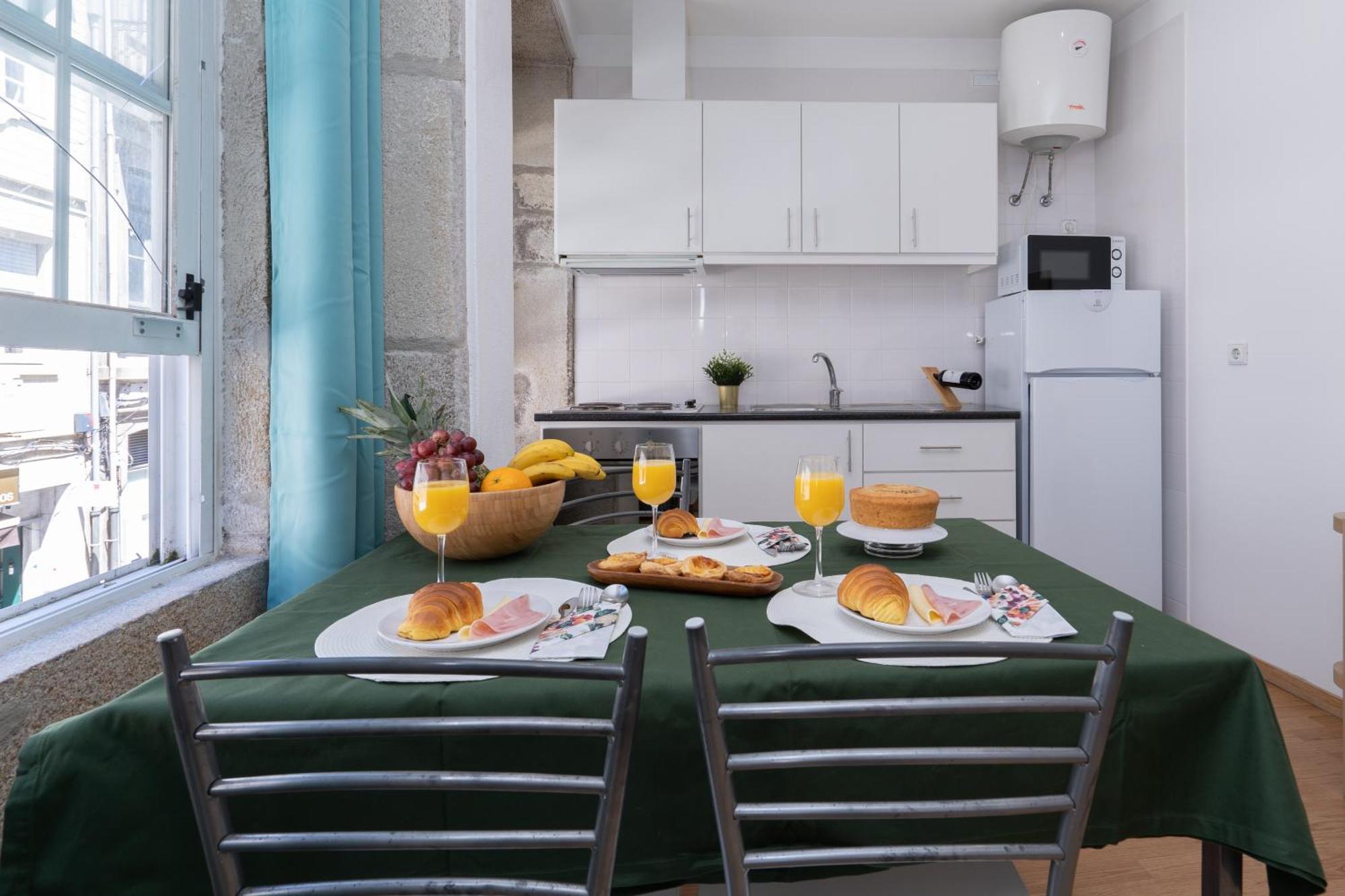 Host Wise - Colorful Fresh Flats - Batalha Lägenhet OOporto Exteriör bild
